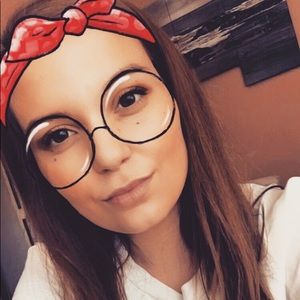 Meet your Posher, Lili